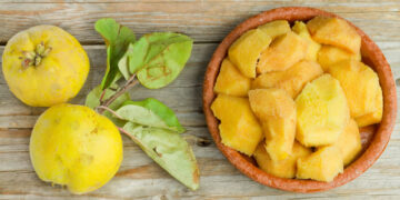 quince-fruit-fall-food